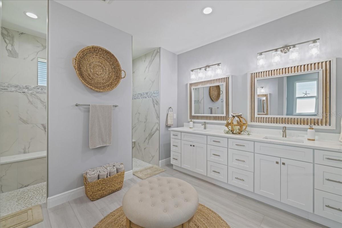 255 ROTONDA BLVD S, ROTONDA WEST, FL, 33947