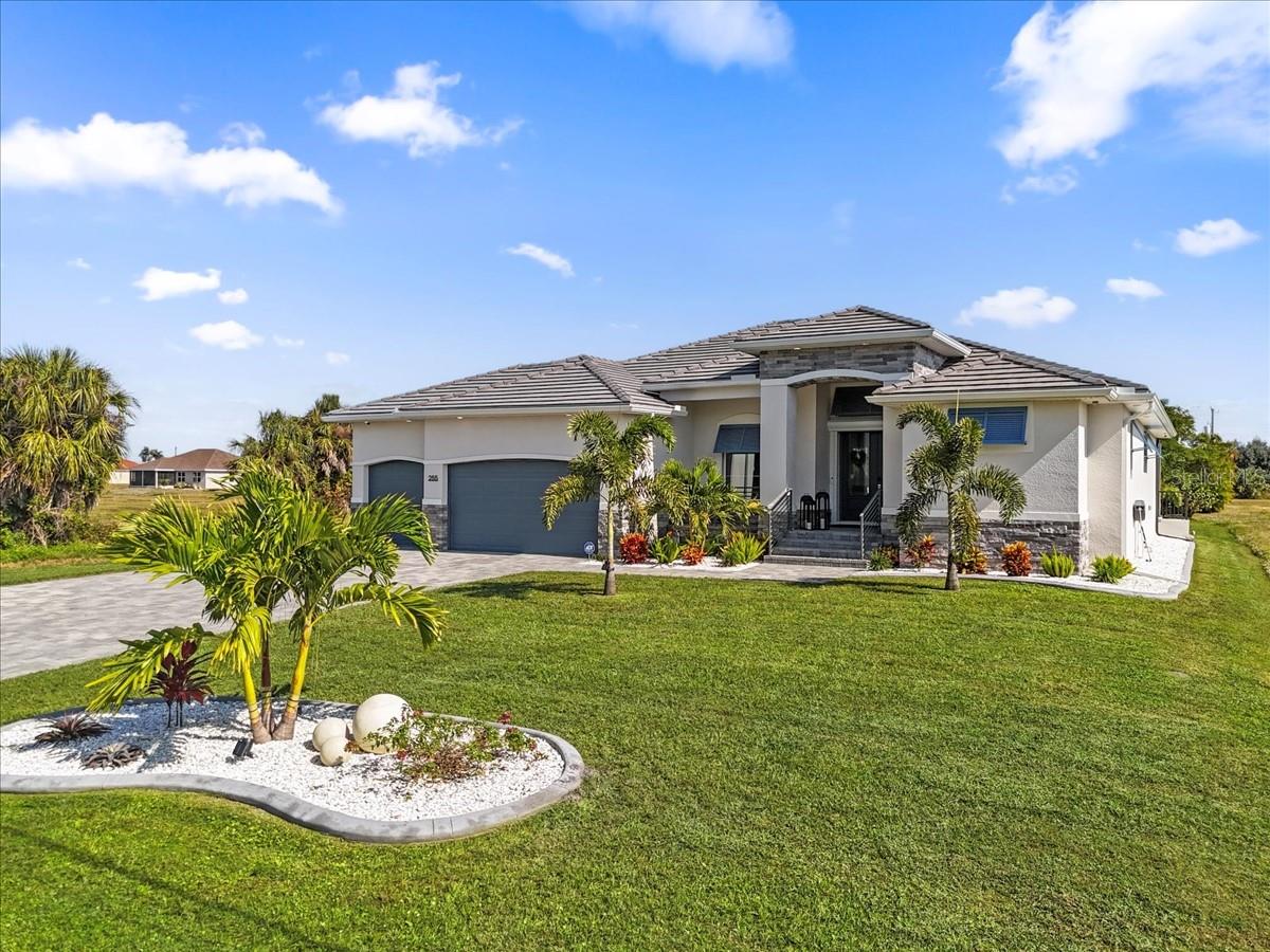 255 ROTONDA BLVD S, ROTONDA WEST, FL, 33947