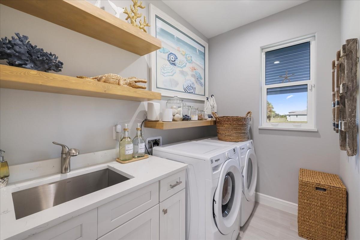 255 ROTONDA BLVD S, ROTONDA WEST, FL, 33947