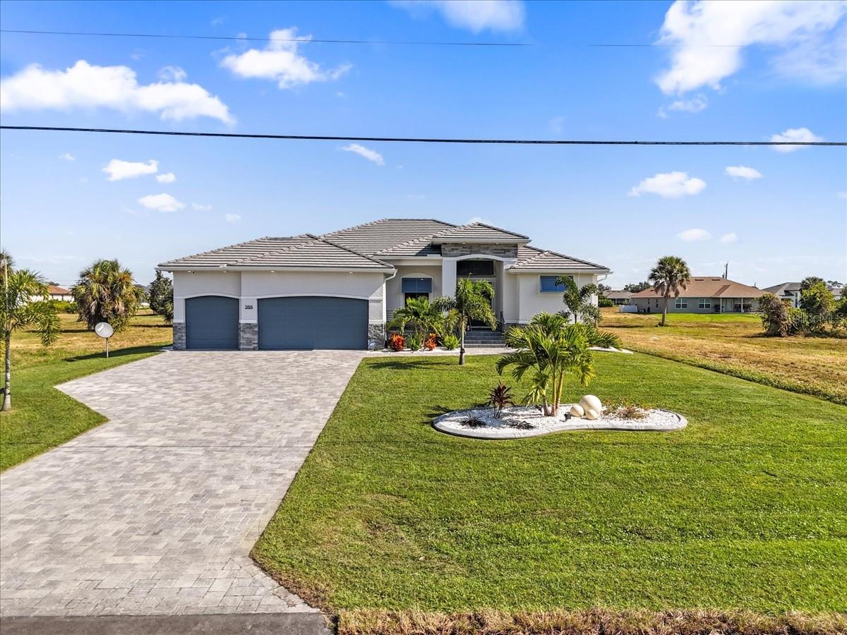 255 ROTONDA BLVD S, ROTONDA WEST, FL, 33947