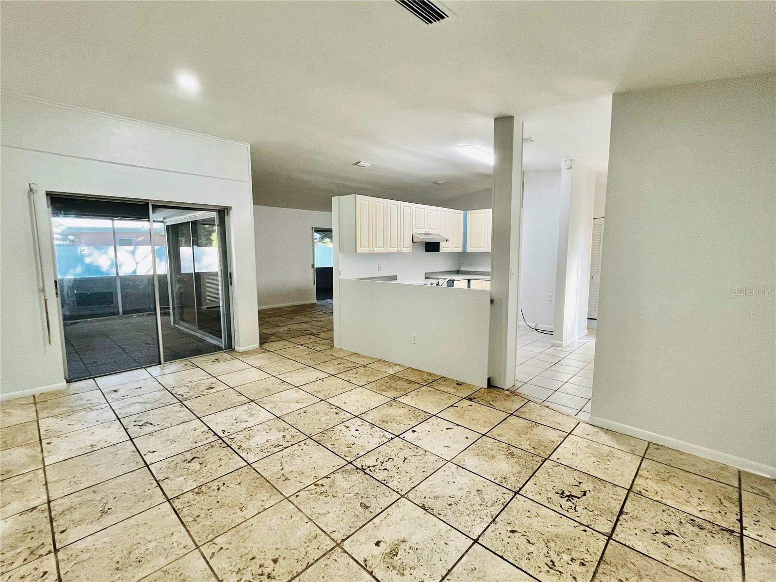 7401 21ST ST N, ST PETERSBURG, FL, 33702