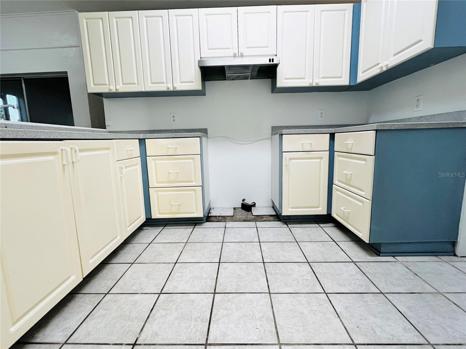 7401 21ST ST N, ST PETERSBURG, FL, 33702