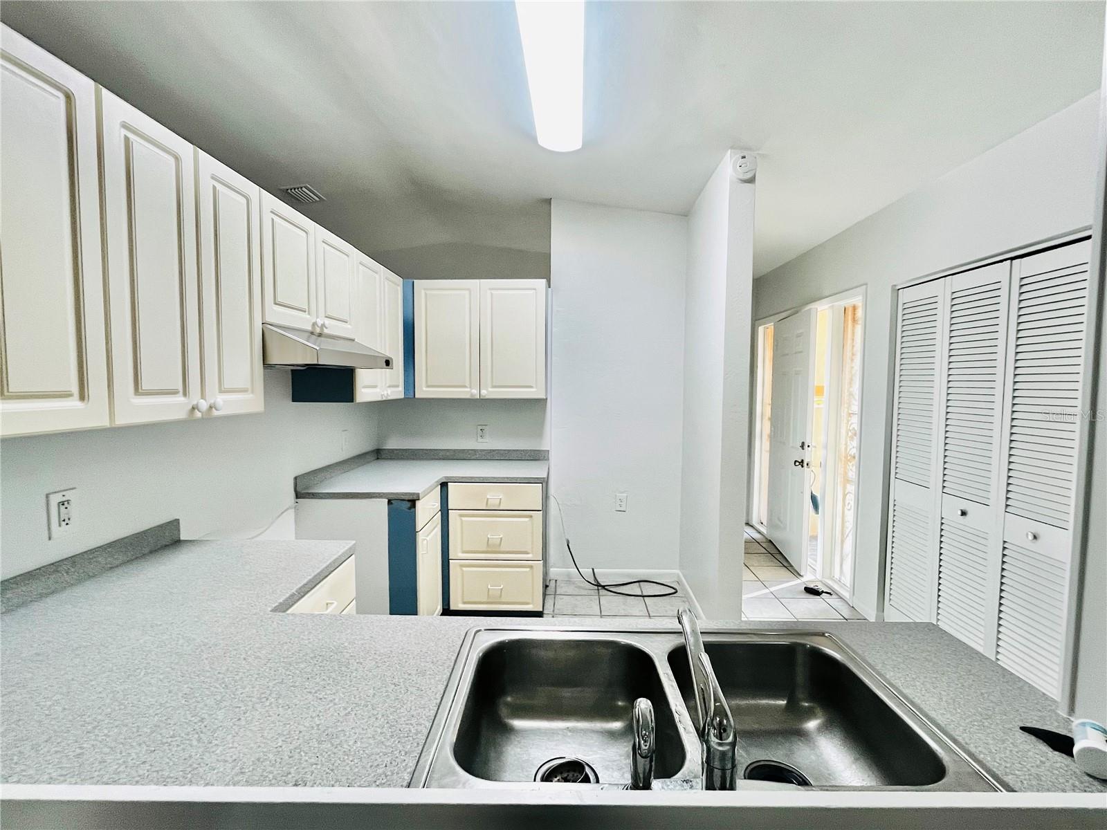 7401 21ST ST N, ST PETERSBURG, FL, 33702