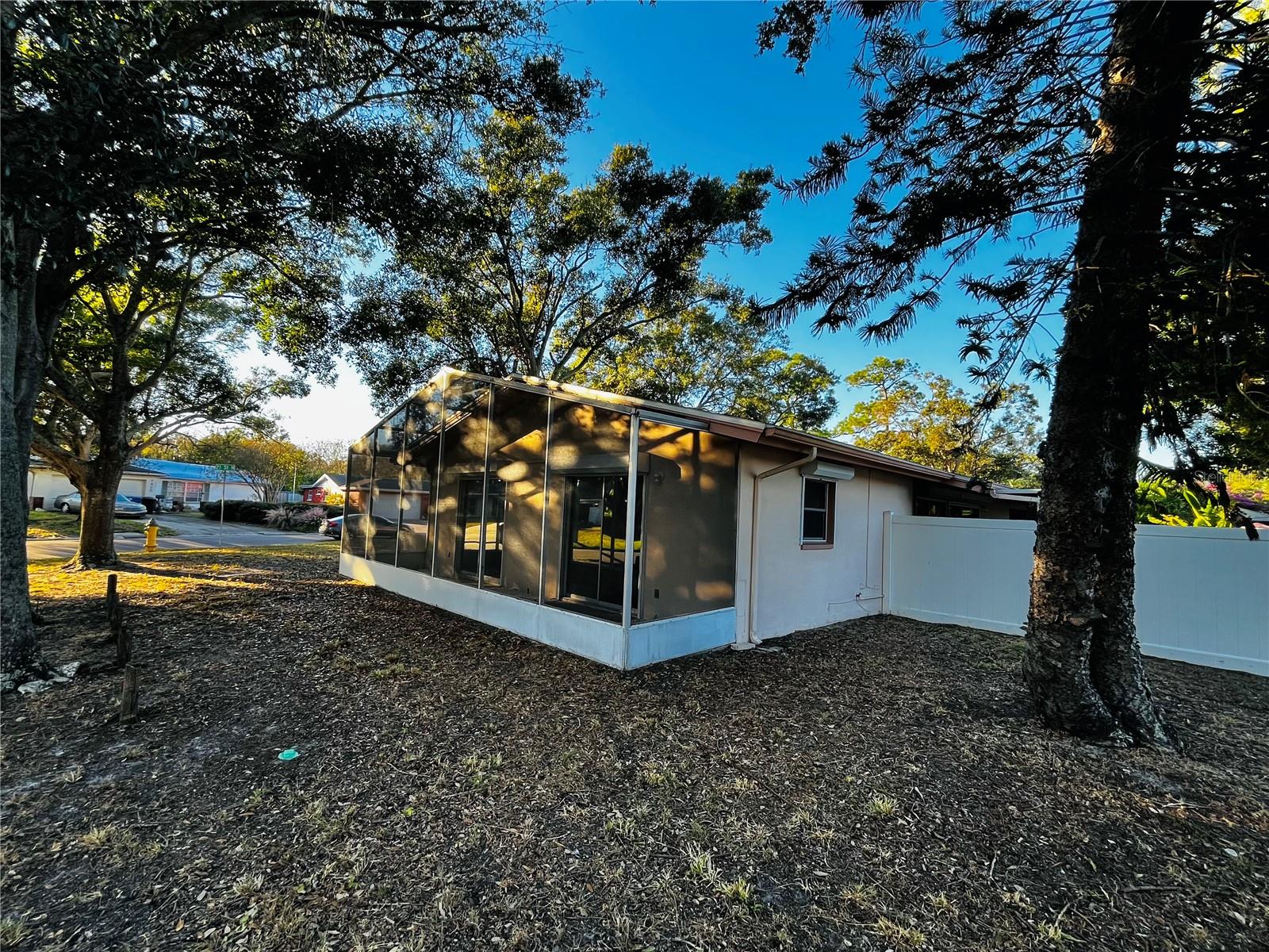 7401 21ST ST N, ST PETERSBURG, FL, 33702