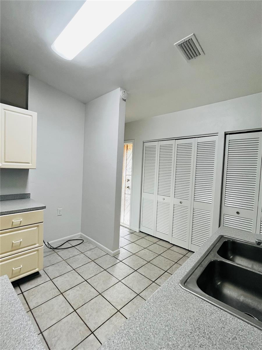 7401 21ST ST N, ST PETERSBURG, FL, 33702