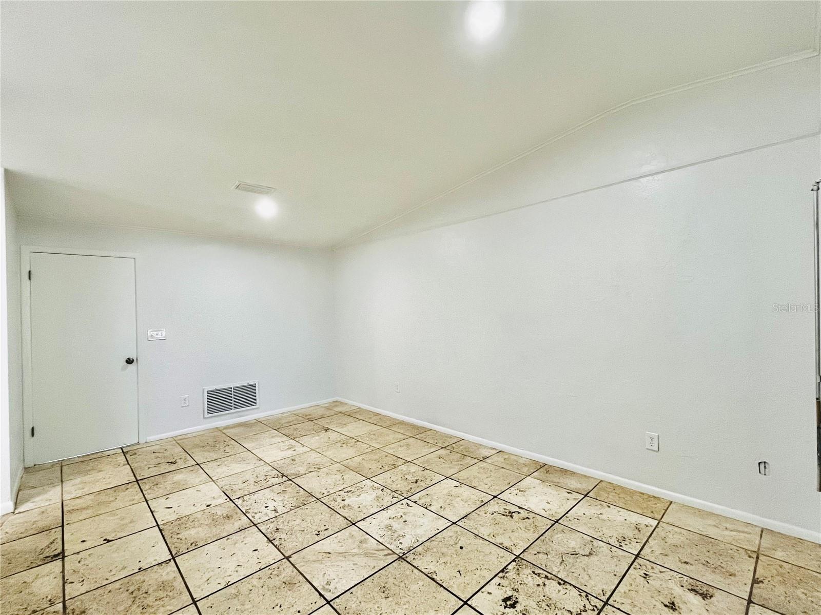 7401 21ST ST N, ST PETERSBURG, FL, 33702