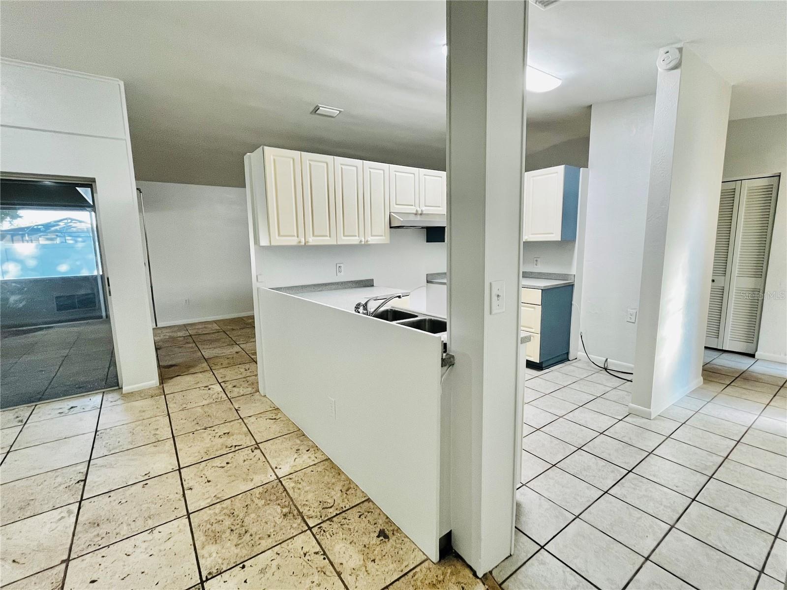 7401 21ST ST N, ST PETERSBURG, FL, 33702