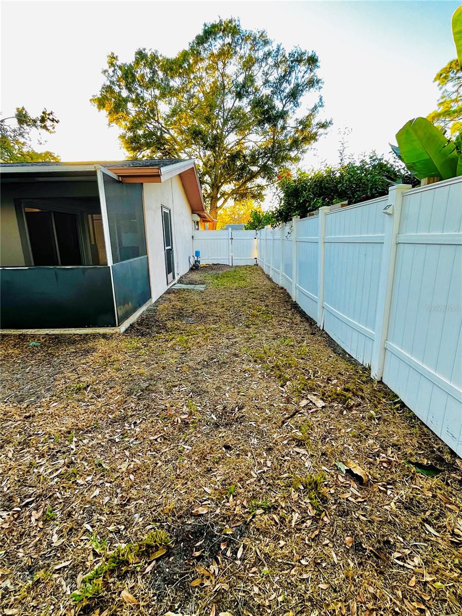 7401 21ST ST N, ST PETERSBURG, FL, 33702