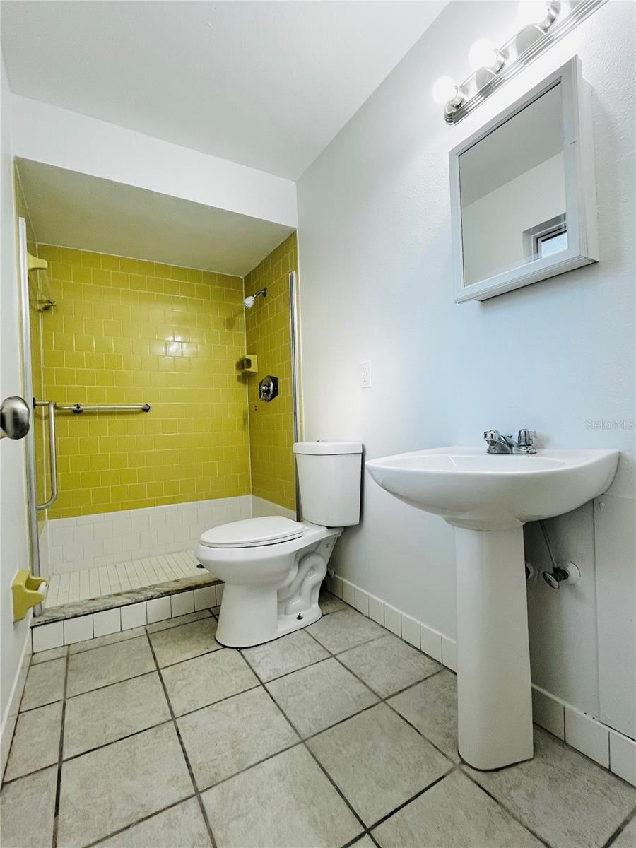 7401 21ST ST N, ST PETERSBURG, FL, 33702