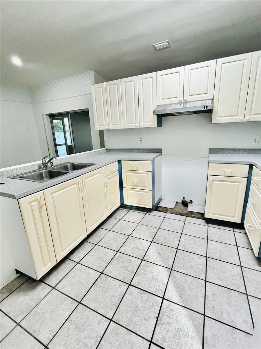 7401 21ST ST N, ST PETERSBURG, FL, 33702