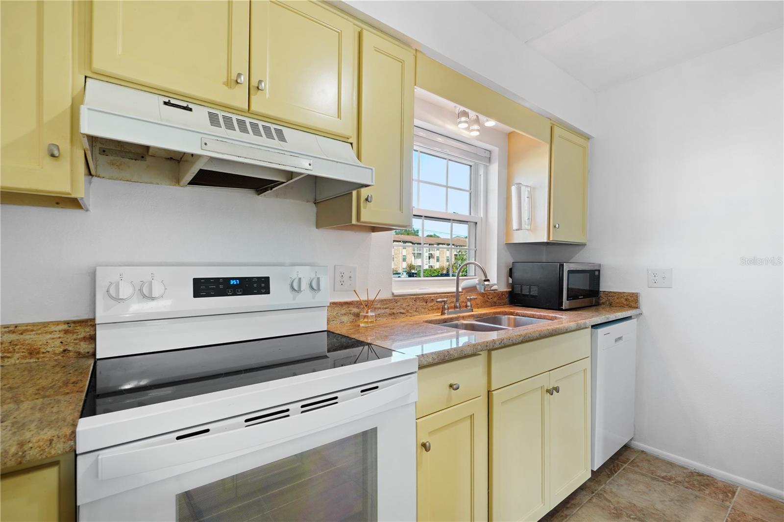 O6360774 Property Photo