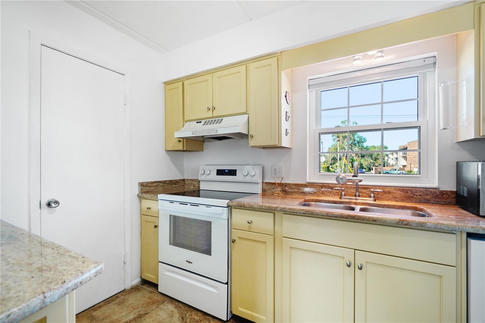 O6360774 Property Photo