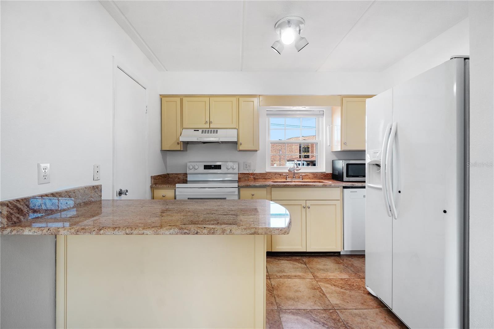 O6360774 Property Photo