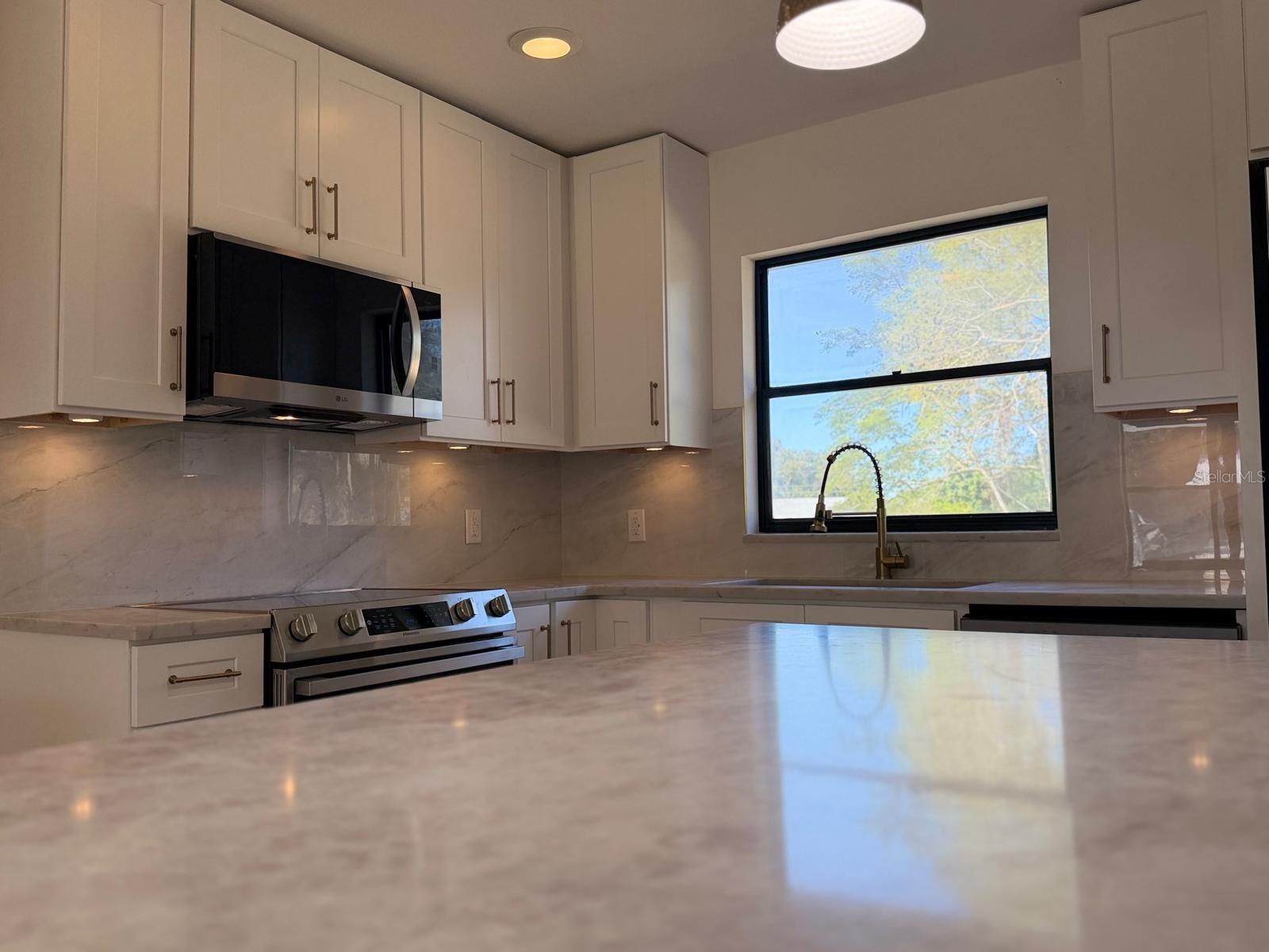 300 W 6TH ST, FROSTPROOF, FL, 33843