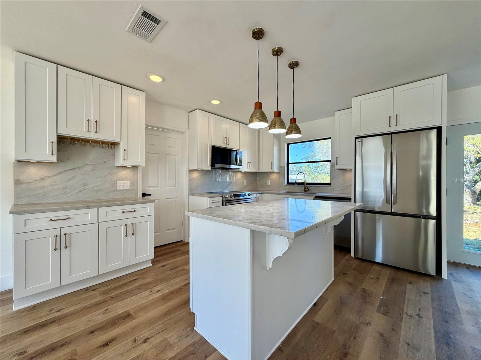 300 W 6TH ST, FROSTPROOF, FL, 33843