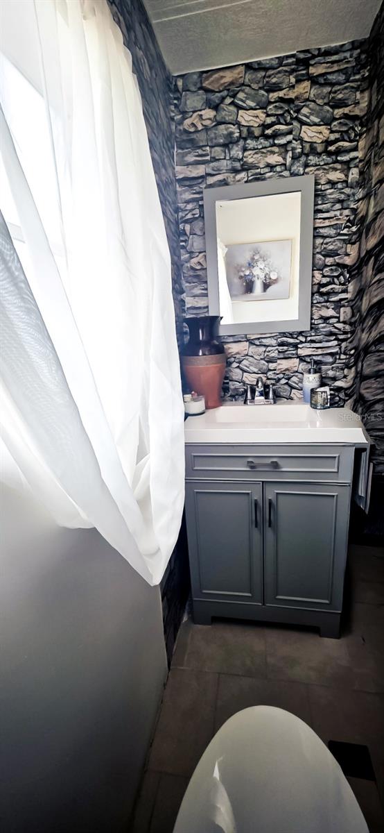 TB8448381 Property Photo