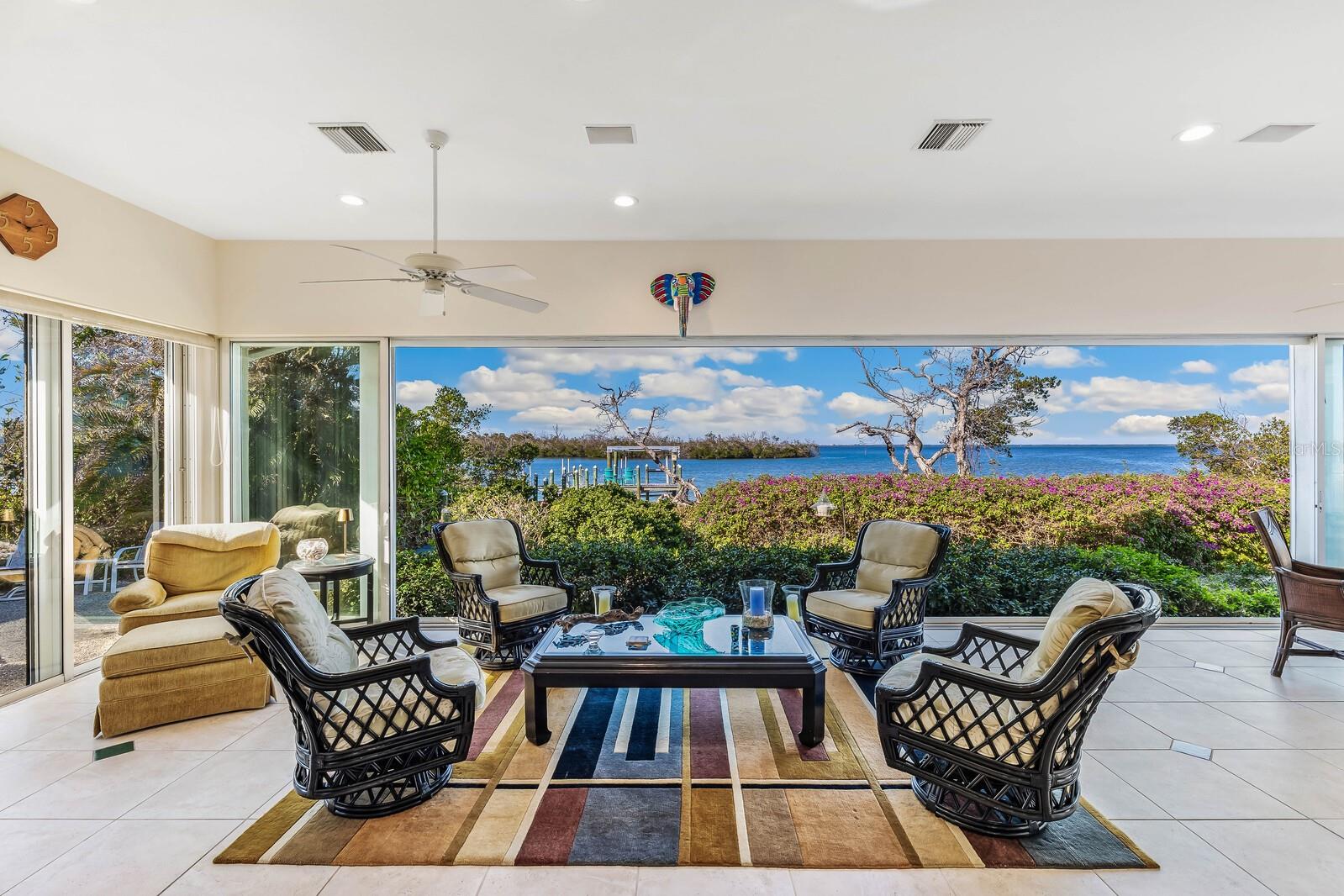 D6144778 Property Photo