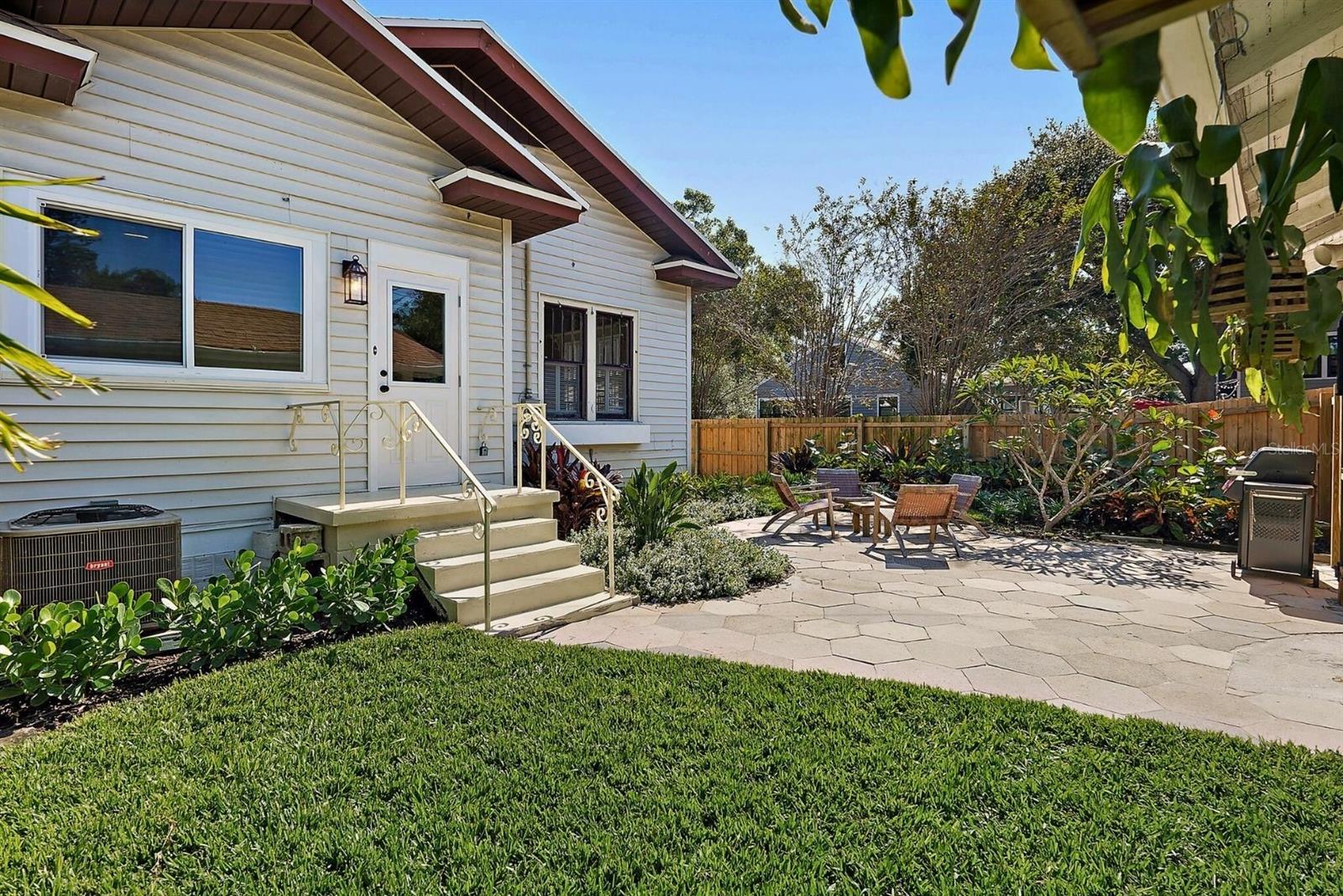 1104 12TH ST, ST PETERSBURG, FL, 33705