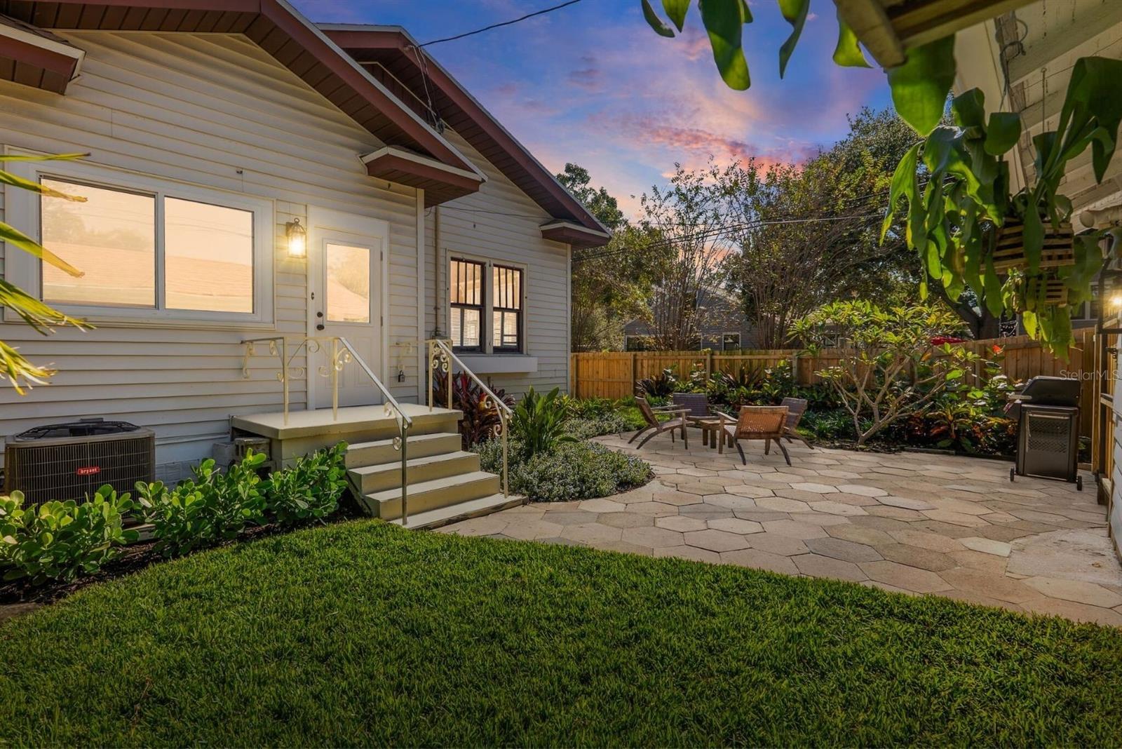 1104 12TH ST, ST PETERSBURG, FL, 33705