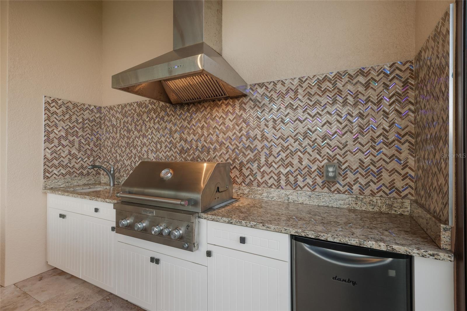 A4672159 Property Photo