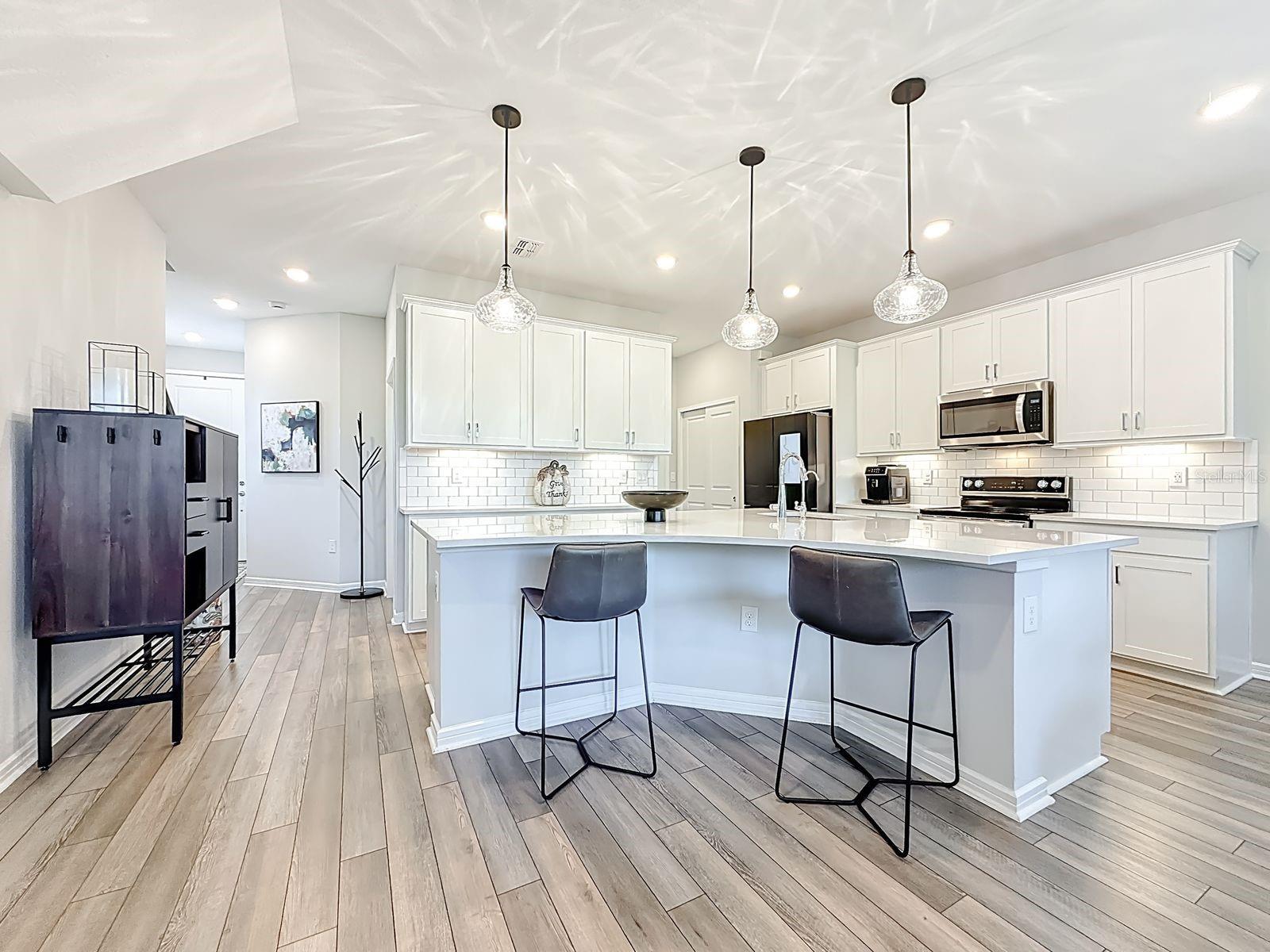 373 SANDBAR AVE NE, ST PETERSBURG, FL, 33716