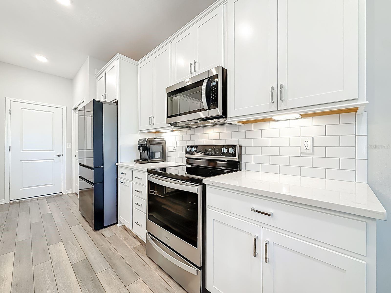 373 SANDBAR AVE NE, ST PETERSBURG, FL, 33716