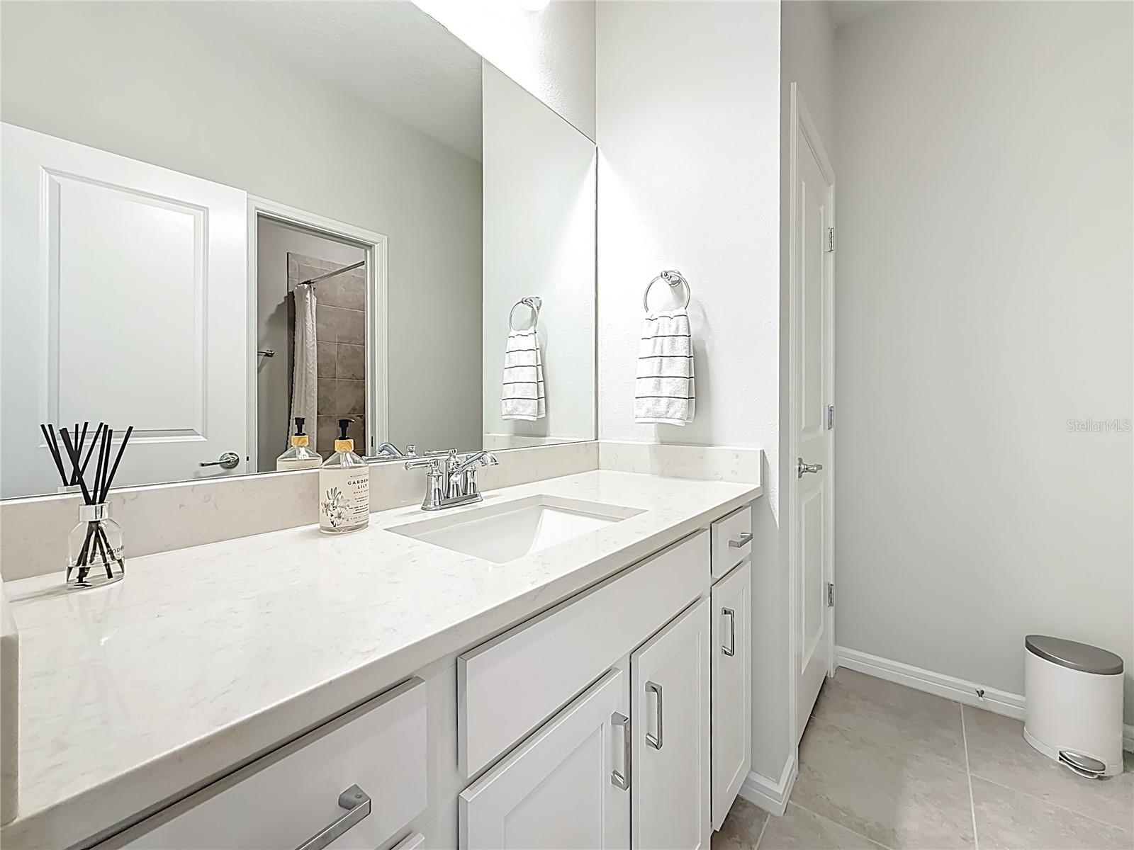 373 SANDBAR AVE NE, ST PETERSBURG, FL, 33716