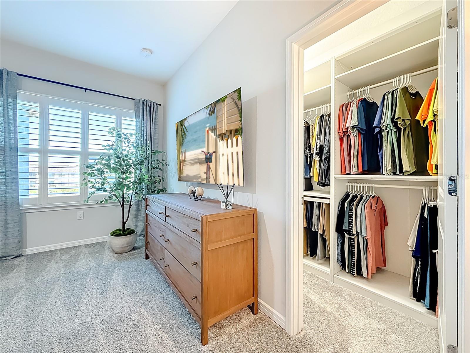 373 SANDBAR AVE NE, ST PETERSBURG, FL, 33716