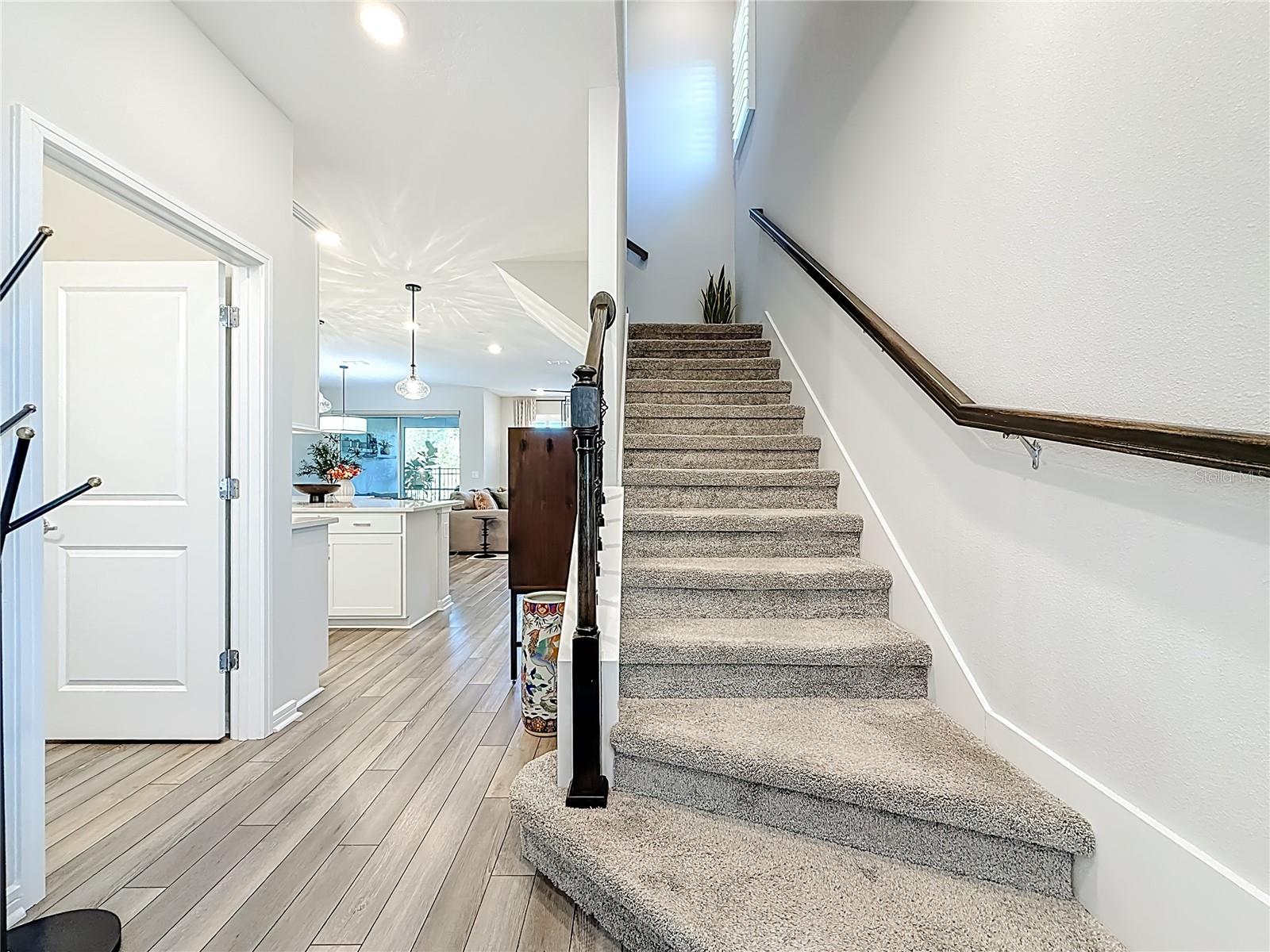 373 SANDBAR AVE NE, ST PETERSBURG, FL, 33716