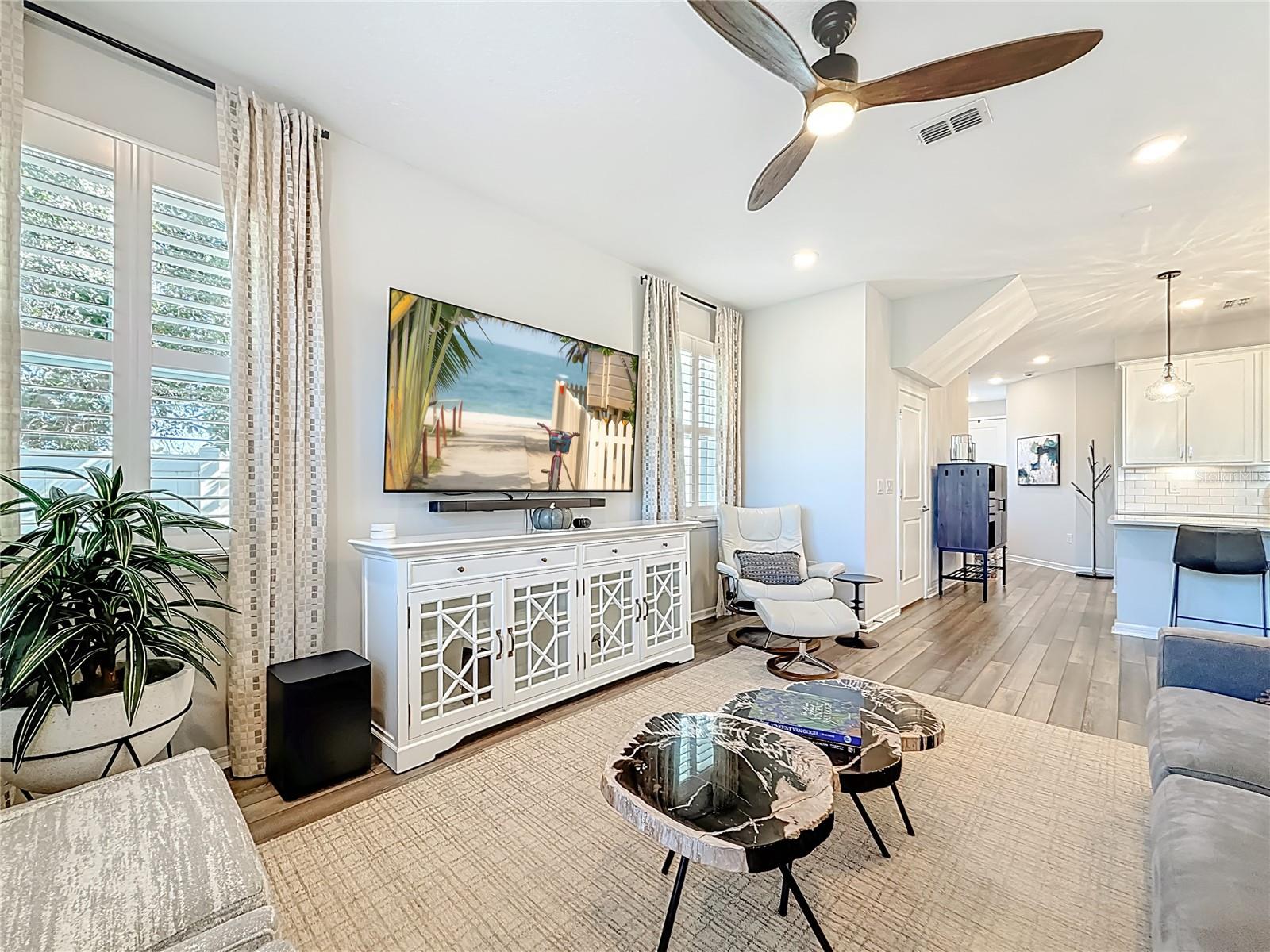 373 SANDBAR AVE NE, ST PETERSBURG, FL, 33716