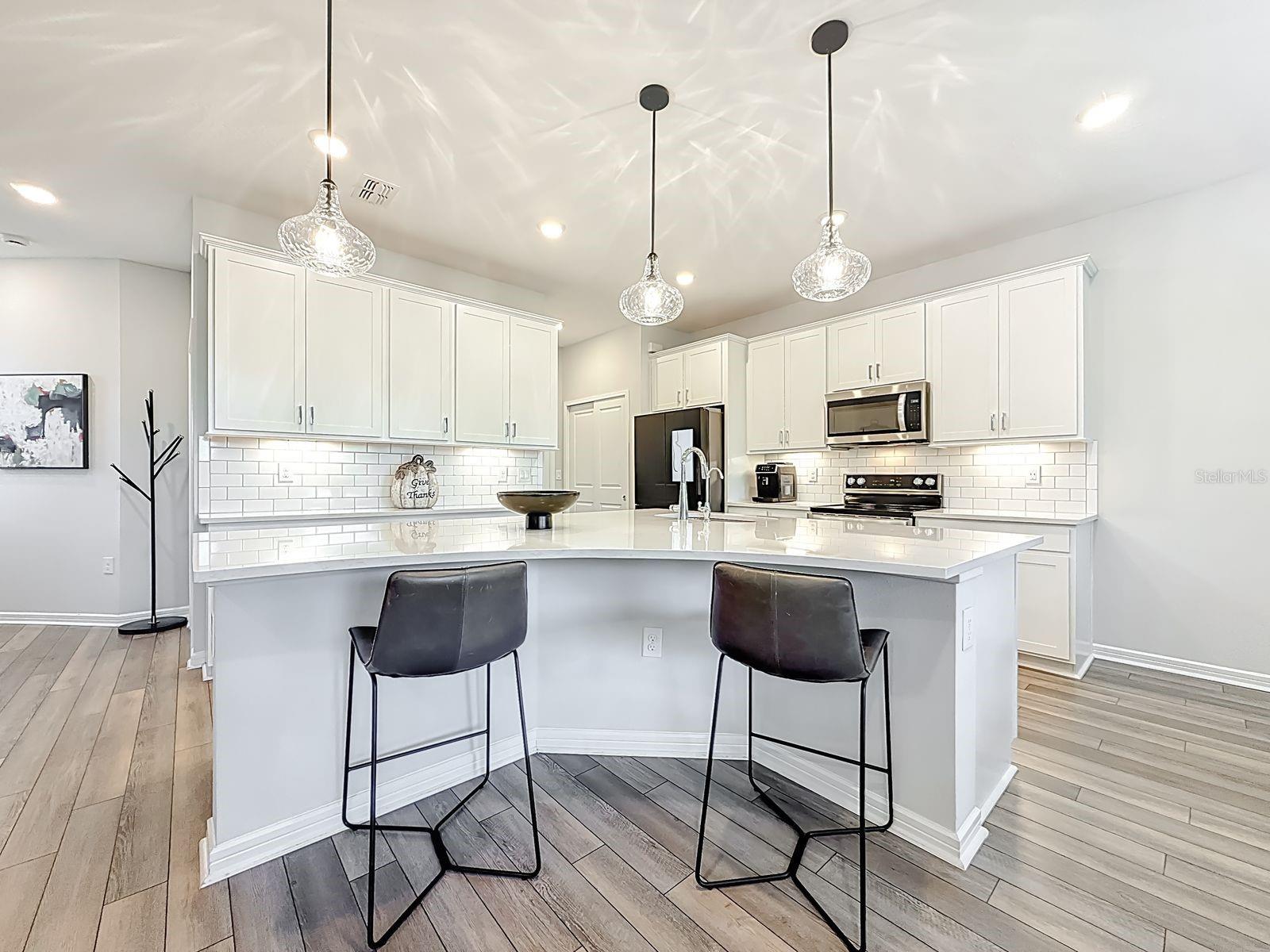 373 SANDBAR AVE NE, ST PETERSBURG, FL, 33716