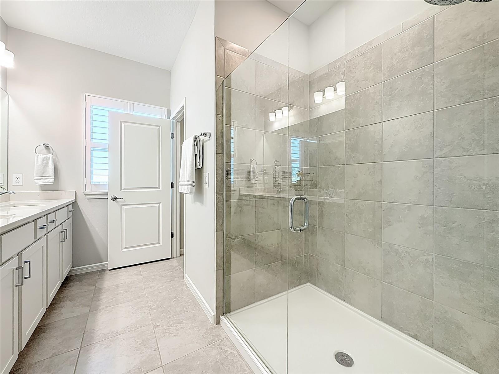 373 SANDBAR AVE NE, ST PETERSBURG, FL, 33716