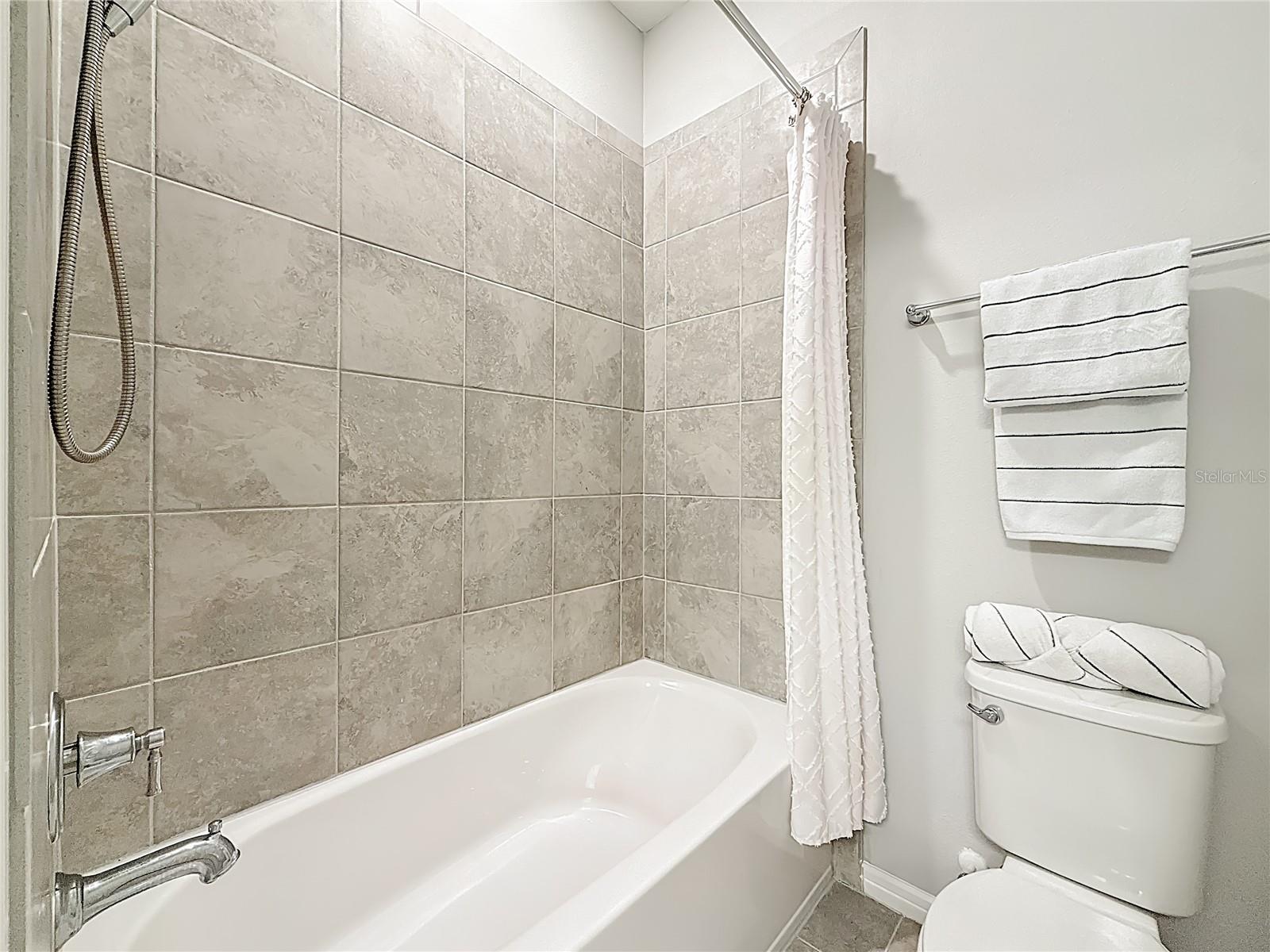 373 SANDBAR AVE NE, ST PETERSBURG, FL, 33716