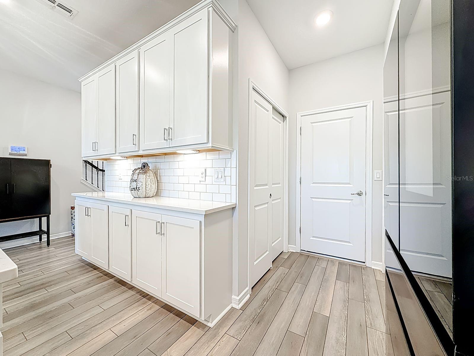 373 SANDBAR AVE NE, ST PETERSBURG, FL, 33716