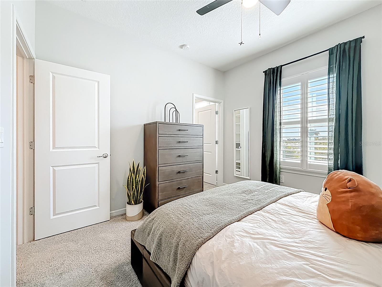 373 SANDBAR AVE NE, ST PETERSBURG, FL, 33716