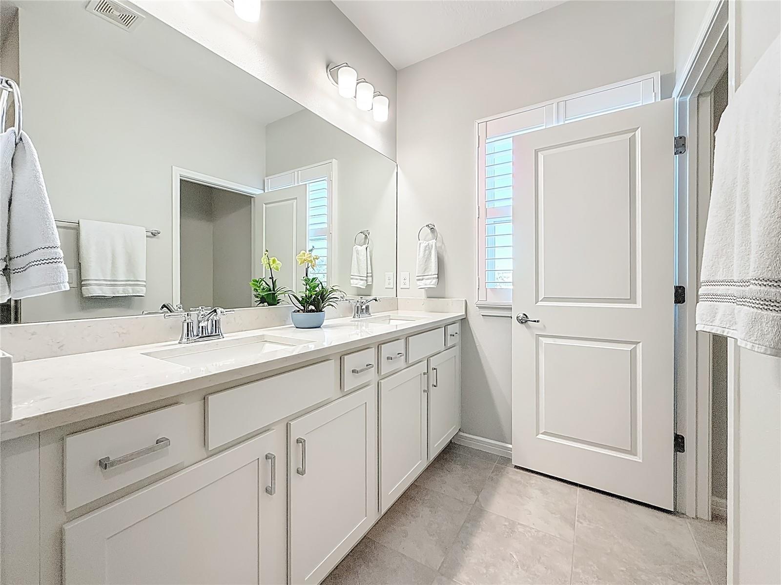 373 SANDBAR AVE NE, ST PETERSBURG, FL, 33716