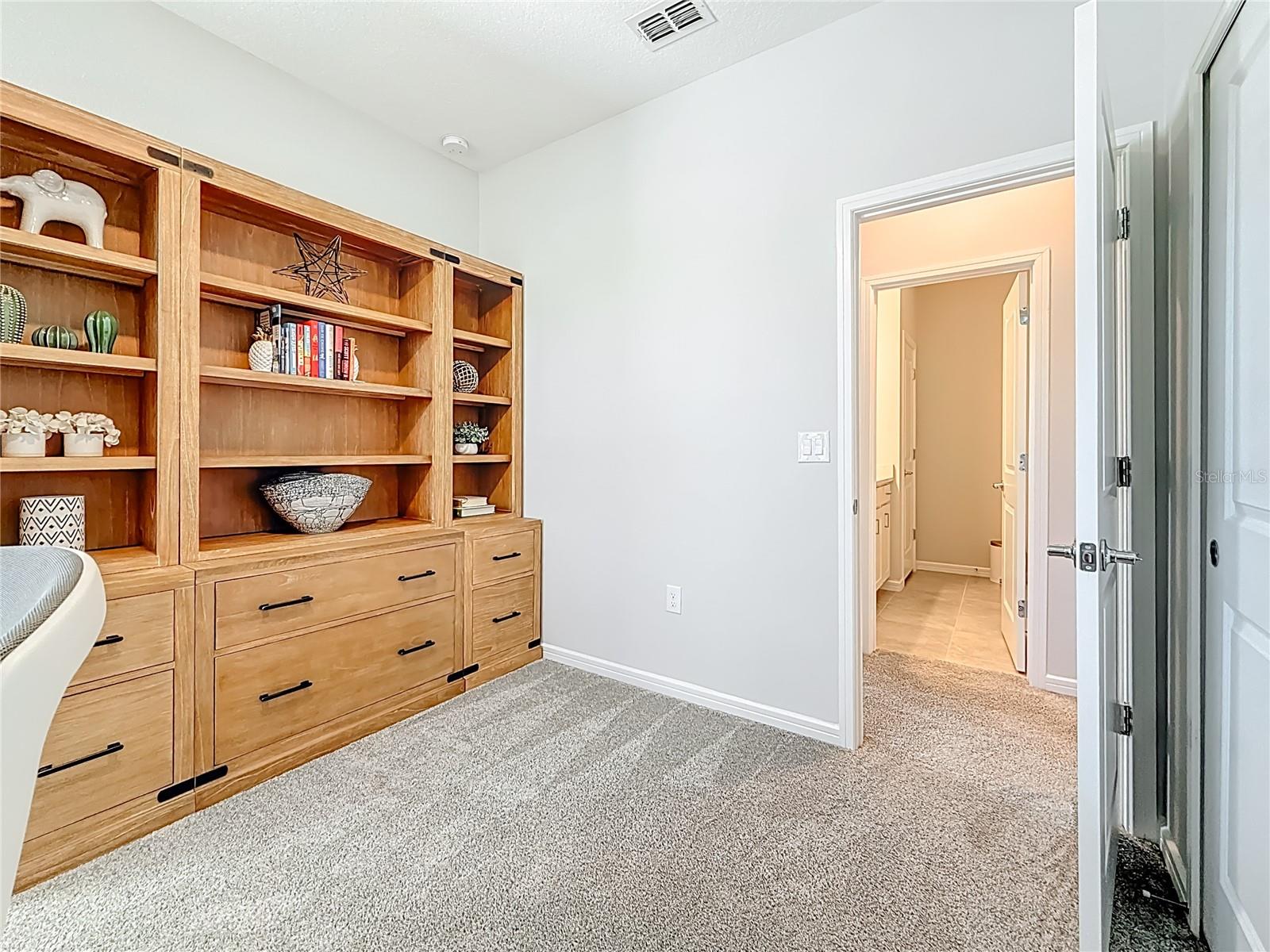 373 SANDBAR AVE NE, ST PETERSBURG, FL, 33716