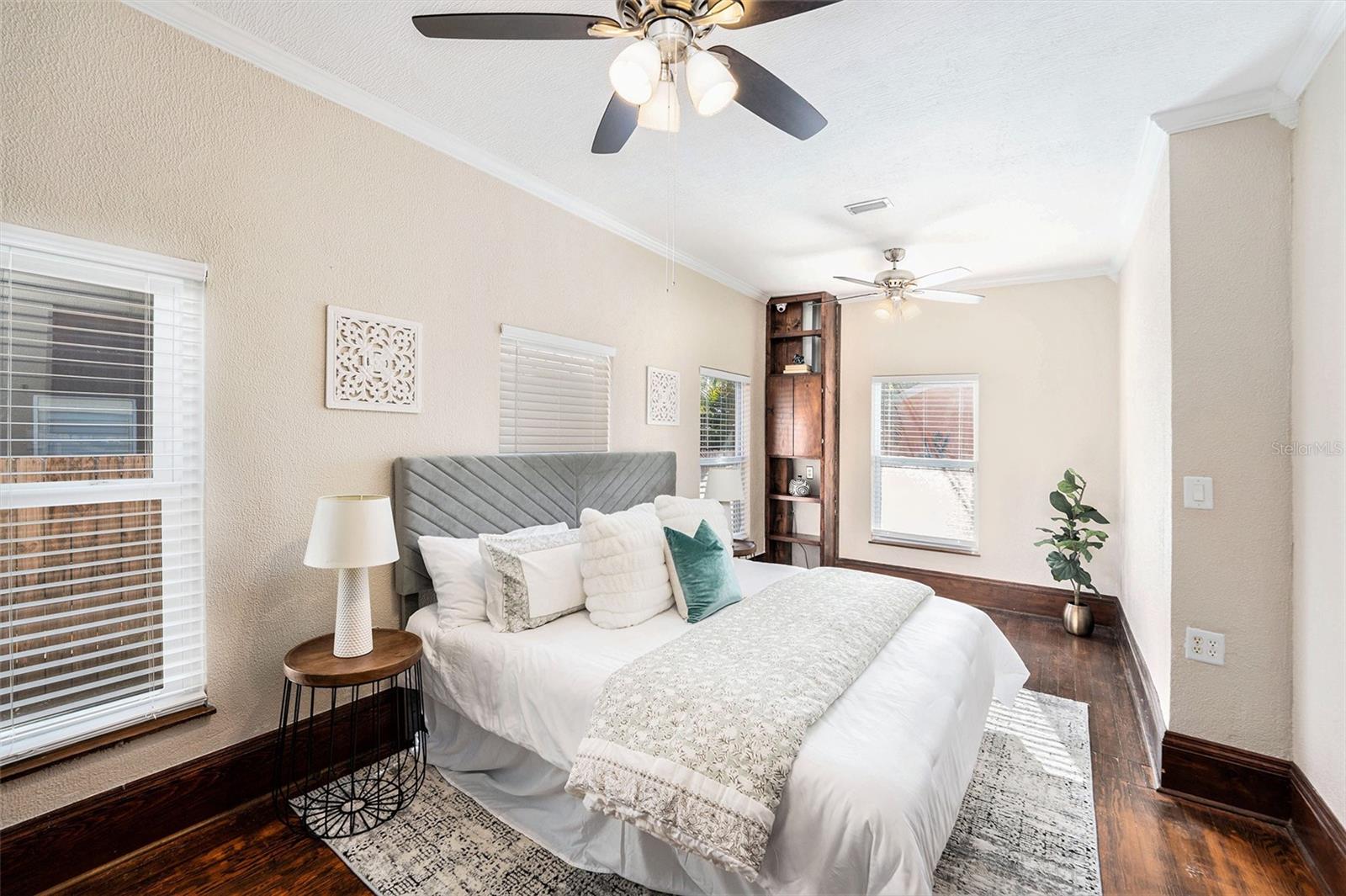 2024 OAKDALE WAY, CLEARWATER, FL, 33755