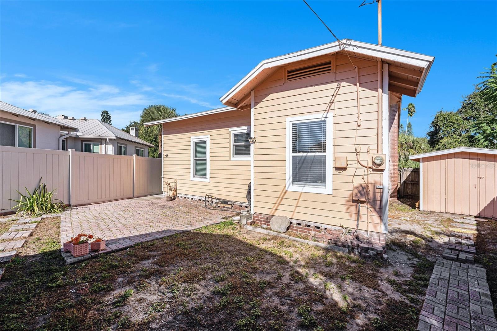 2024 OAKDALE WAY, CLEARWATER, FL, 33755