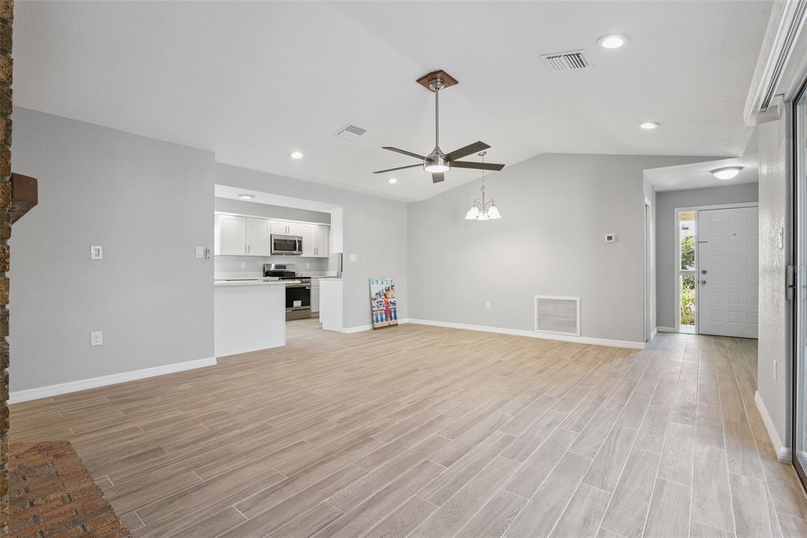 1932 MAPLE CIR #1932, TAVARES, FL, 32778