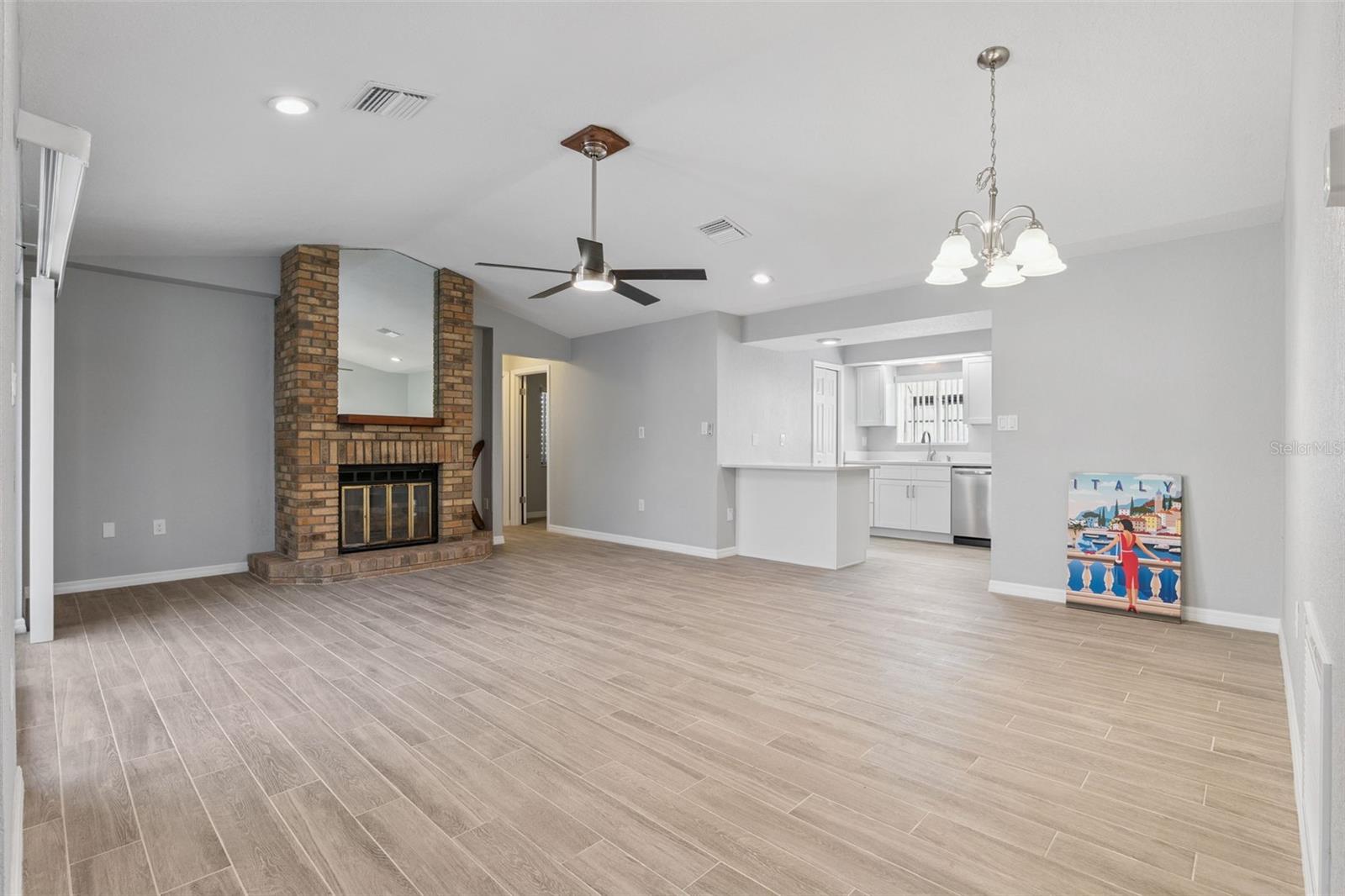 1932 MAPLE CIR #1932, TAVARES, FL, 32778