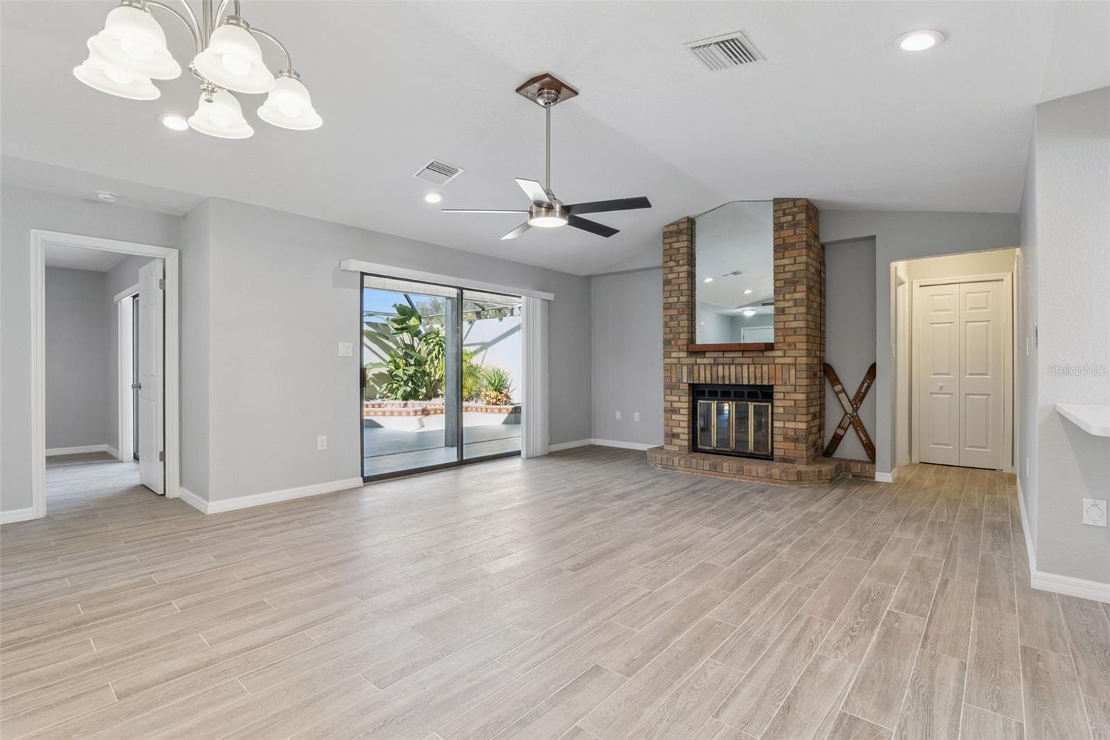 1932 MAPLE CIR #1932, TAVARES, FL, 32778