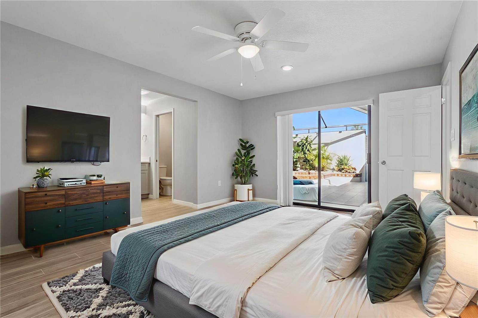 1932 MAPLE CIR #1932, TAVARES, FL, 32778