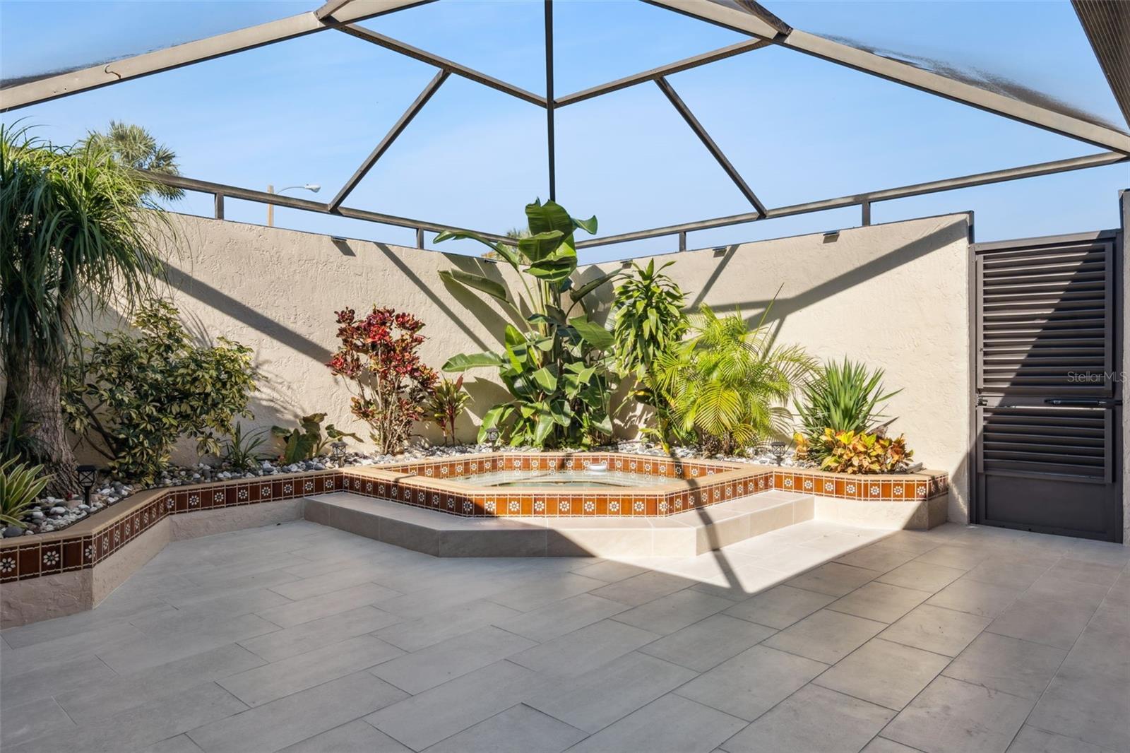 1932 MAPLE CIR #1932, TAVARES, FL, 32778