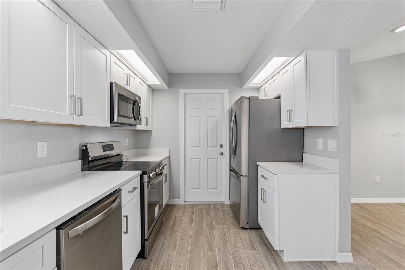 1932 MAPLE CIR #1932, TAVARES, FL, 32778