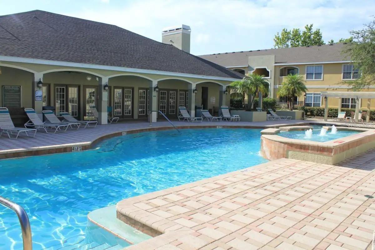 Large geo-thermal pool maintains a constant 82' temperature.