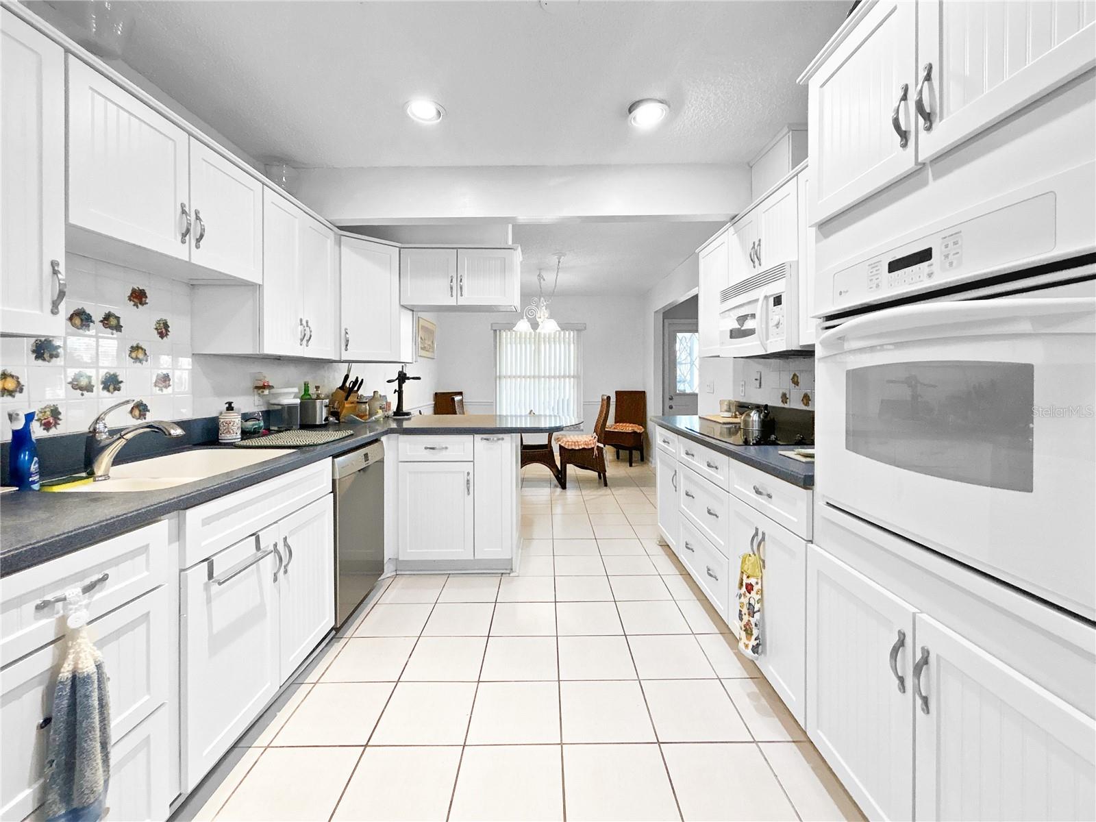 703 OJAI AVE, SUN CITY CENTER, FL, 33573