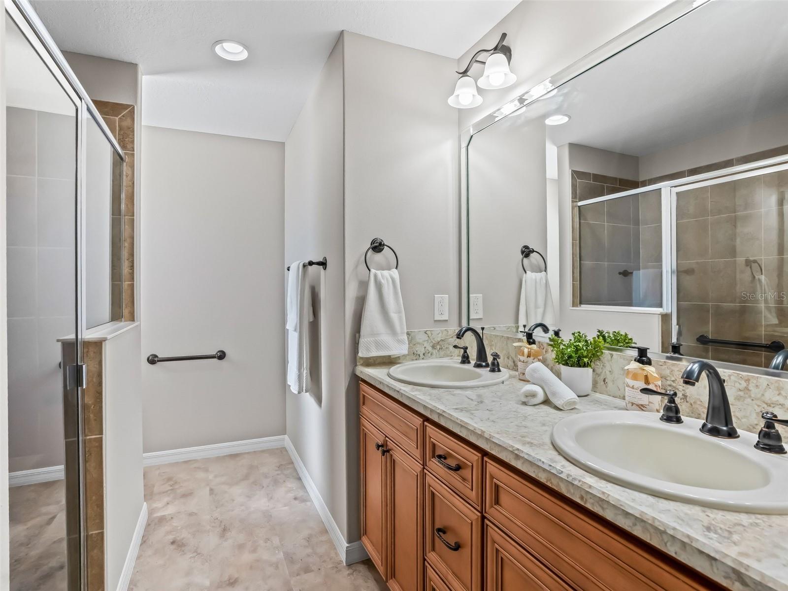 828 SILVER OAK AVE, THE VILLAGES, FL, 32159