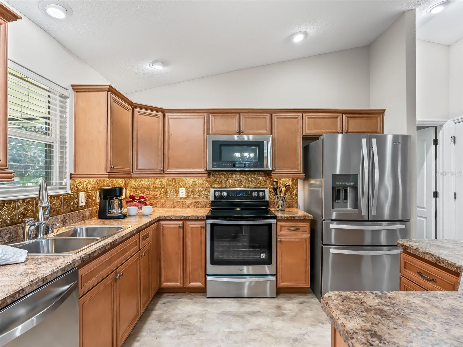 828 SILVER OAK AVE, THE VILLAGES, FL, 32159