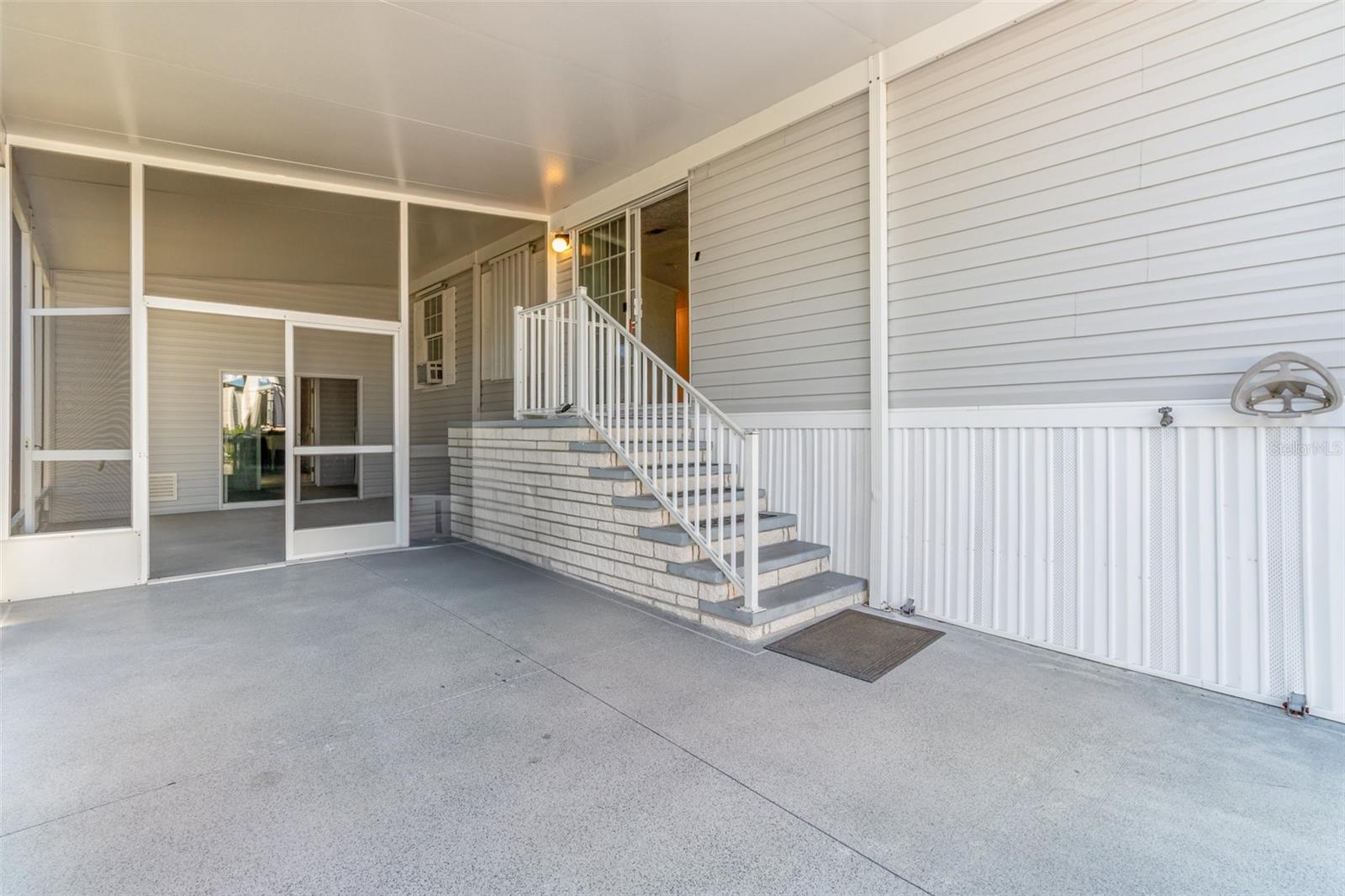 10 HOLLAND DR, PUNTA GORDA, FL, 33950